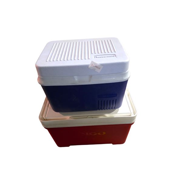 Group of 2 Small Vintage Cooler - includes Igloo 9qt & Rubbermaid approx. 3 qt Blue Cooler