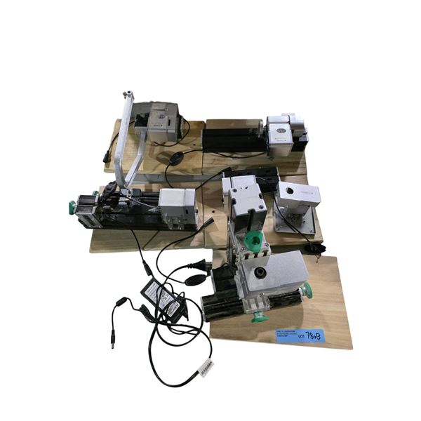 Group of MiniMakers - Mini Metal Milling Machine