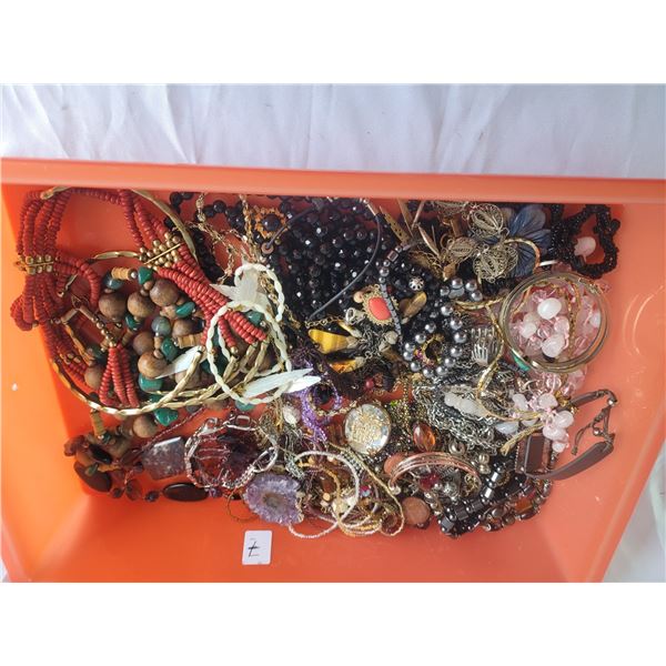 Costume Jewelry A SC1