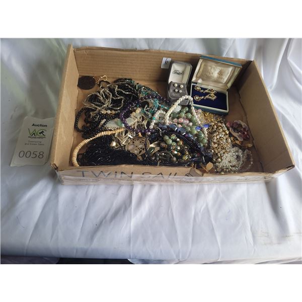 Costume Jewelry A SC1