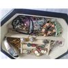 Image 2 : Jewelry Box Vintage Jewelry A SC1