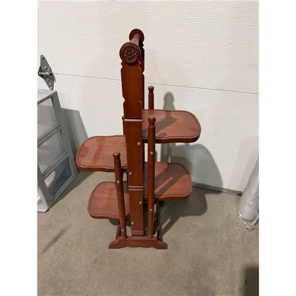 Folding plant stand
