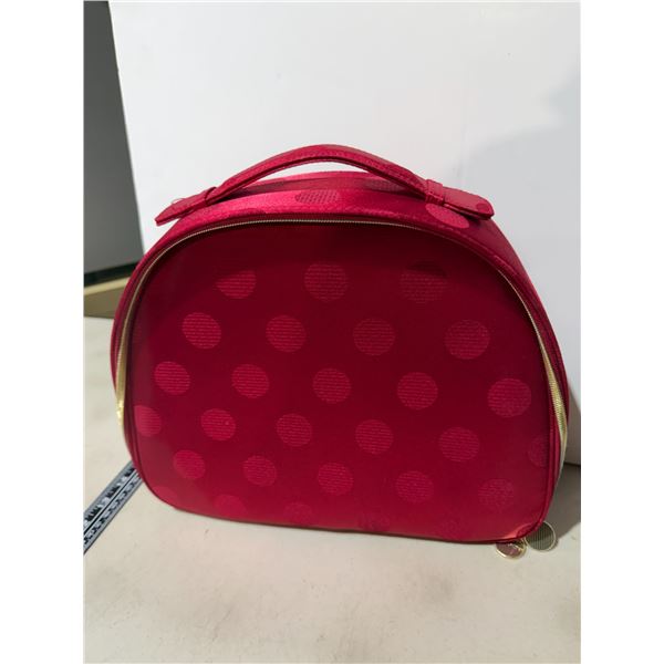 Estée Lauder zip case