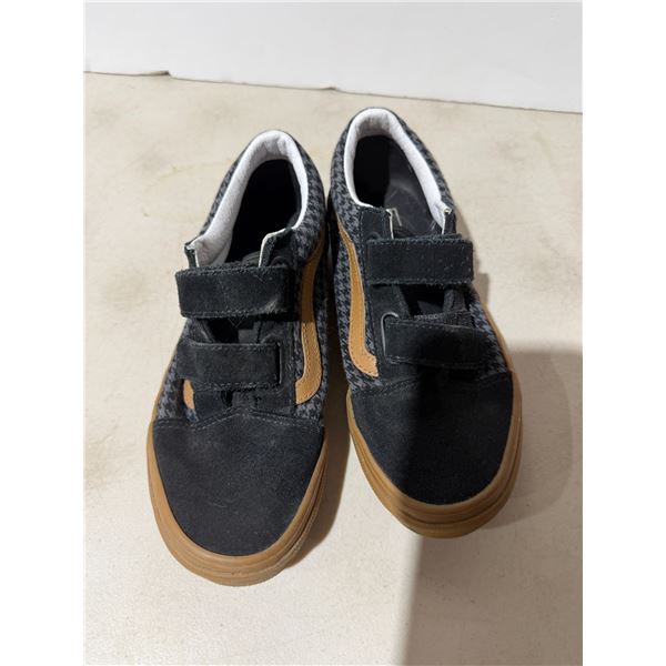 Vans size 3