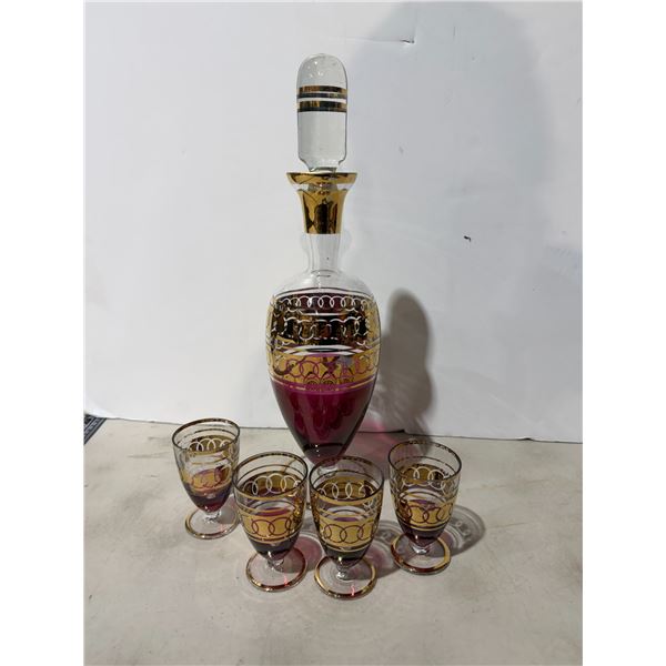 Decanter with glasses