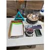 Image 1 : Home decor and files