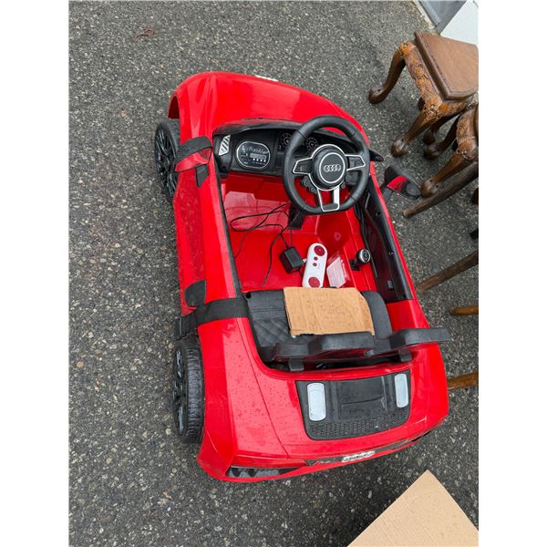 AUDIR8 spider remote control vehicle