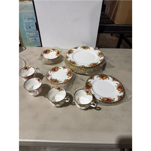 Royal, Albert old country roses, dishes