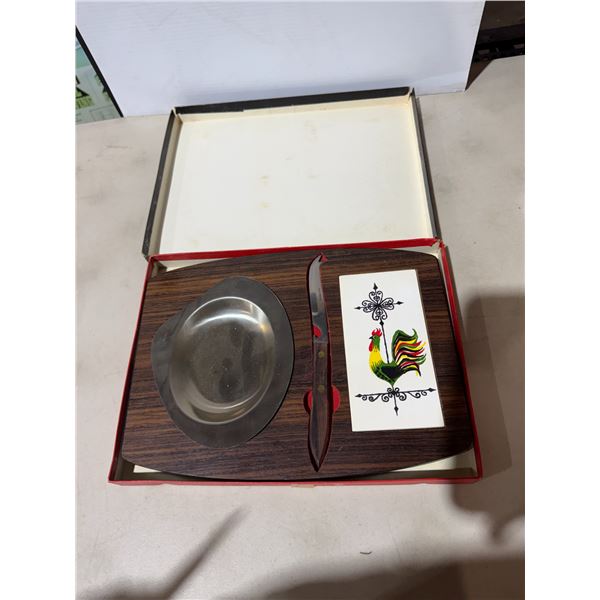 vintage Mid-century Modern wood charcuterie or appetizer board set