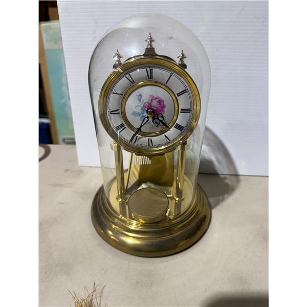 Mantle clock