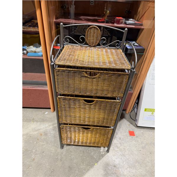 Folding storage shelf