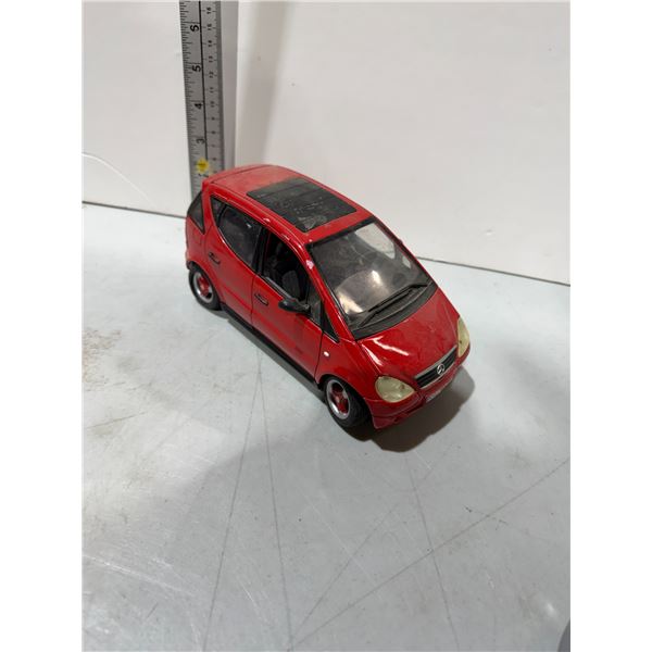 Mercedes-Benz a class scale 1/18