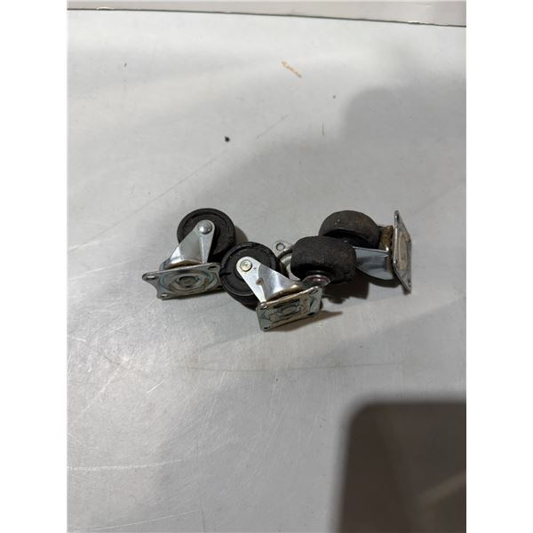 Small castors