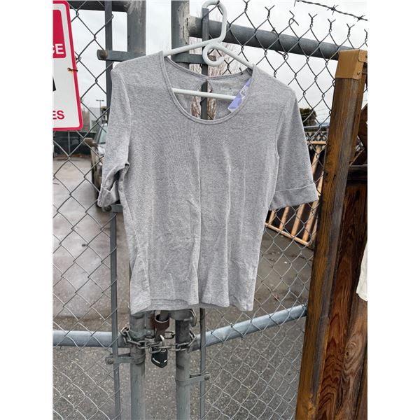 NWT  BLEU GRAY medium shirt