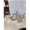 Image 1 : Glass measuring cups