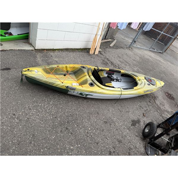 Pelican MAXIM 100 angler kayak