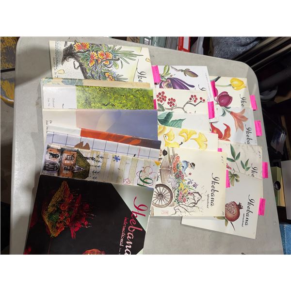 Assorted magazines
