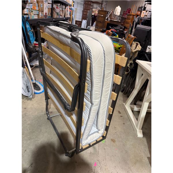 Foldaway cot