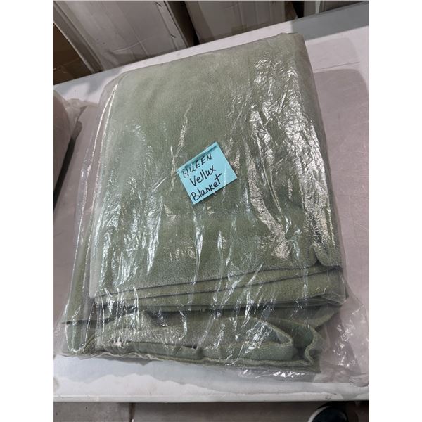 Queen VELLUX blanket
