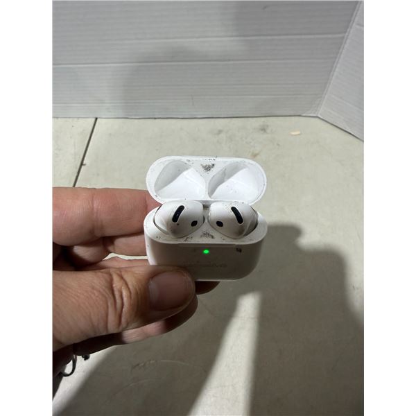Apple AirPod pros C/W case