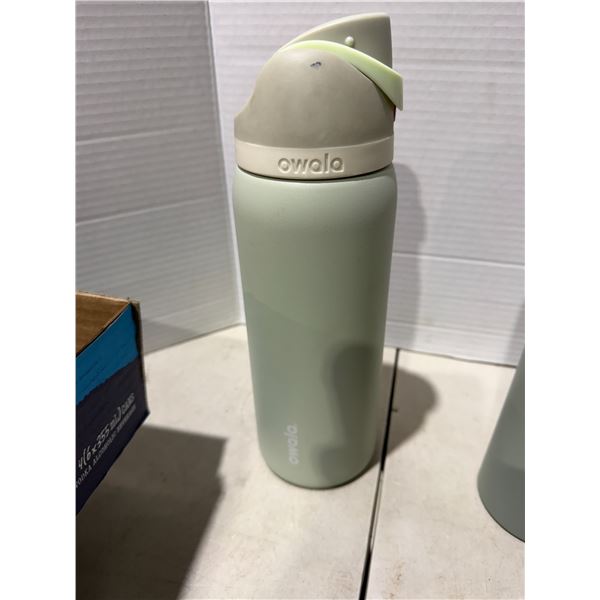 Owala water bottle green