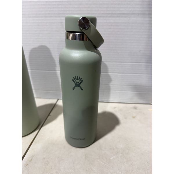 Hydro flask, water bottle green