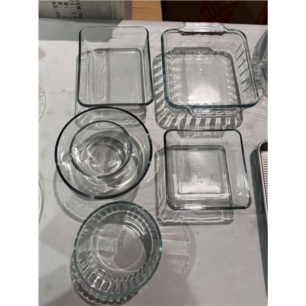 Anchor, baking dishes and bowls