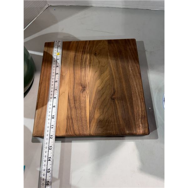 Wood cutting board