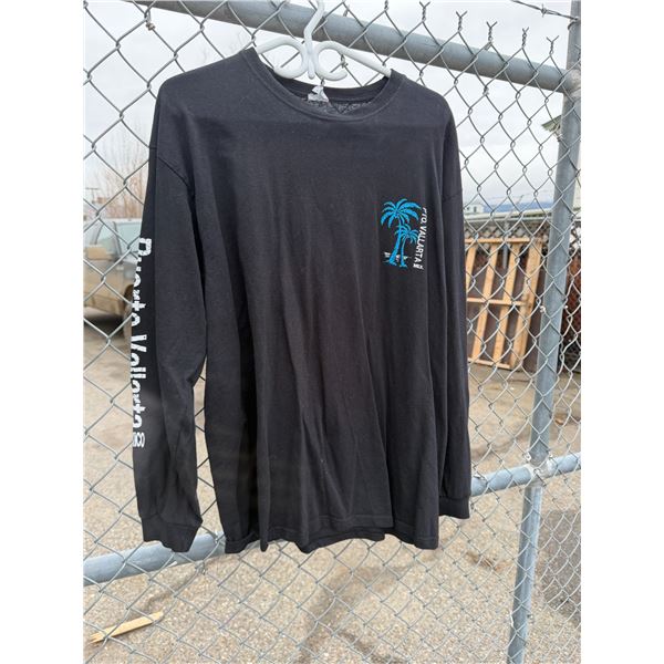 Long sleeve shirt, size XL?