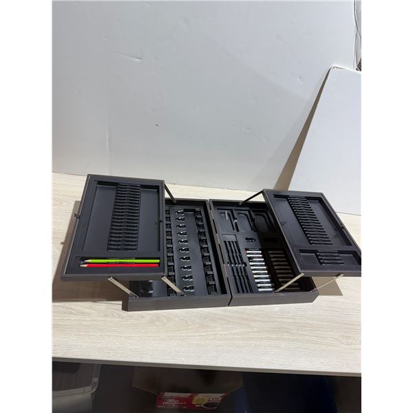 Artist Case