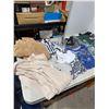 Image 1 : Sorted clothing, size large/extra large