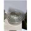 Image 1 : Pyrex mixing bowls