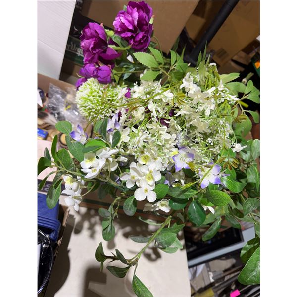 Artificial floral decor