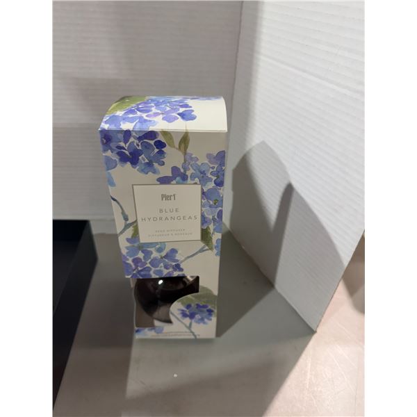 Pier one blue hydrangea, reed diffuser