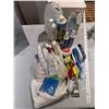 Image 1 : Miscellaneous items, cleaners et