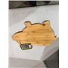 Image 1 : Pig cutting board bamboo