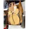 Image 1 : Assorted wood cutting boards