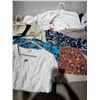 Image 3 : Clothing, size, large and extra large