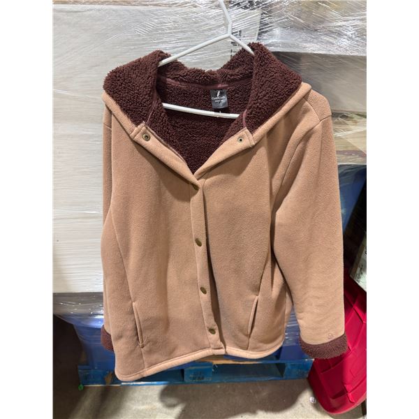 Cuddl duds coach size large ish