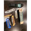Image 1 : Assorted pocket knives