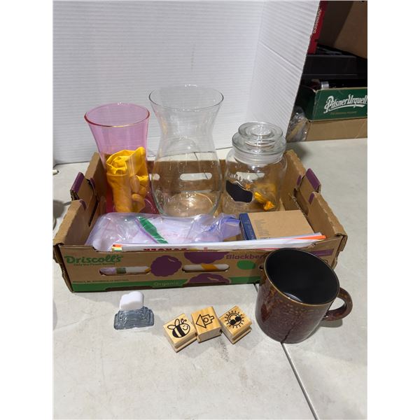 Miscellaneous lot vases, etc.