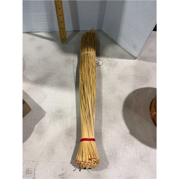 Hand broom
