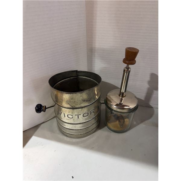 Vintage kitchen items