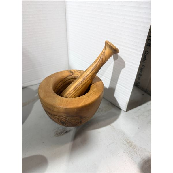 Wood Motar  and petal