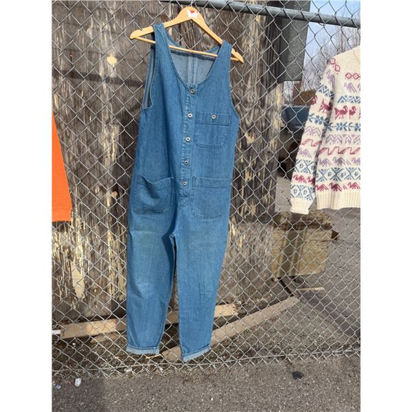 Overall, size 32/34 inch