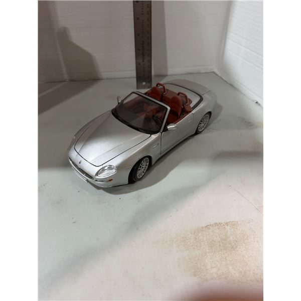 Maserati spider 1/18 scale