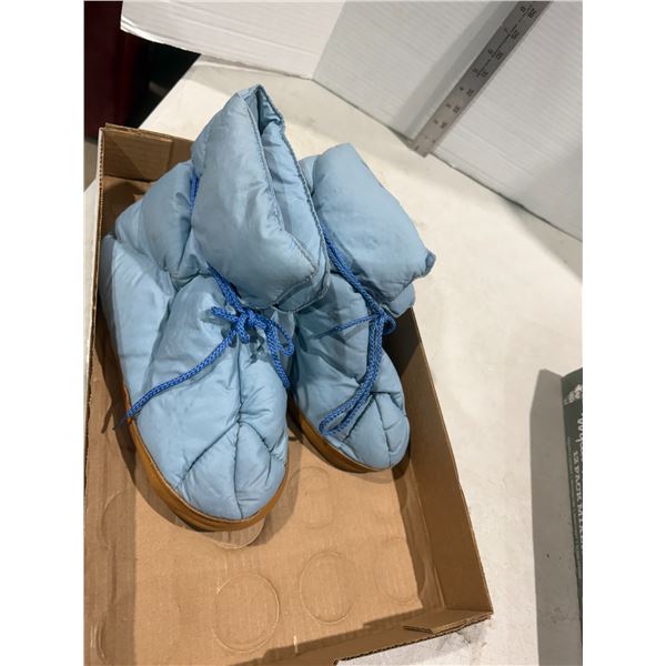 Eddie Bauer size small