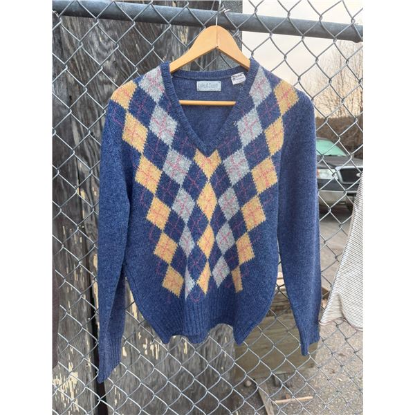 Lyle and scott hundred percent wool Shetland size 38