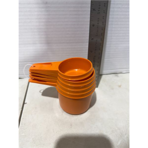 Tupperware measuring cups