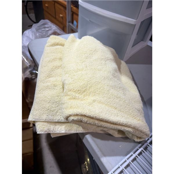 2 towels